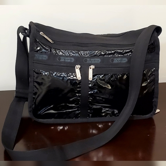 LeSportsac Shiney Black Deluxe Everyday Expandable Travel Shoulder/Cross Bag EUC - Picture 3 of 15